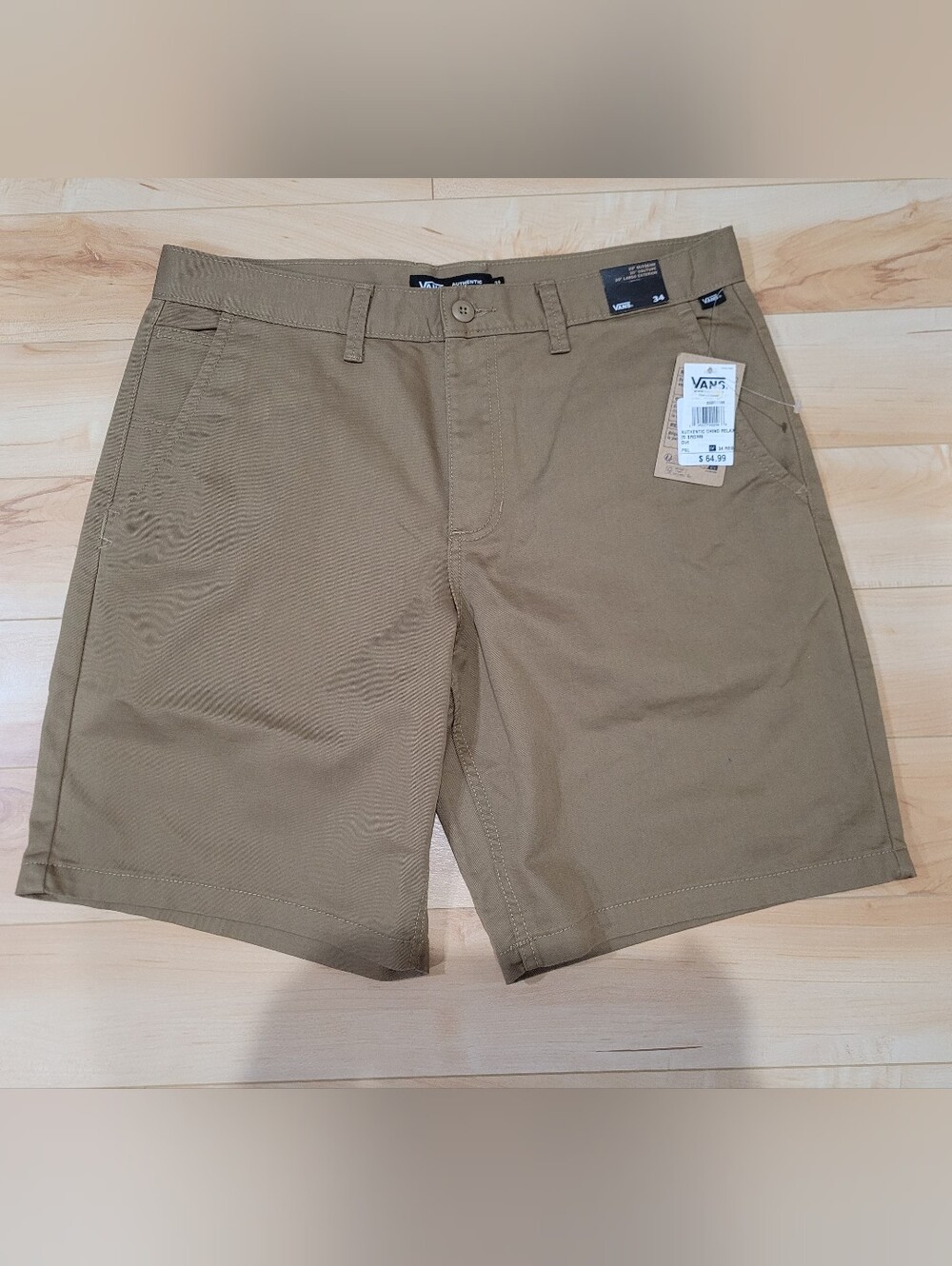 Brand new Vans men's size 34 relaxed fit chino shorts